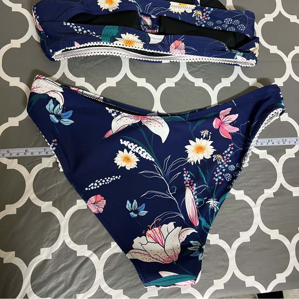 Cupshe Bikini Bathingsuit Womens XL Blue Floral Swimsuit Cutout Two Piece - Picture 12 of 15